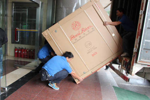 龙岩钢琴贵重工艺品无忧运